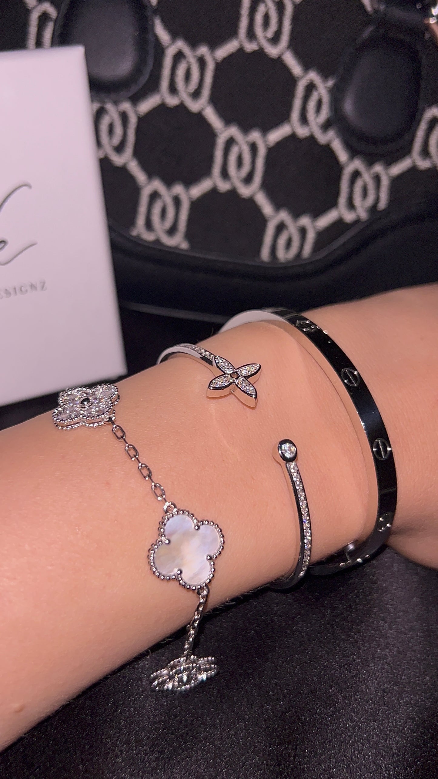 LUCY CUFF BRACELET SILVER