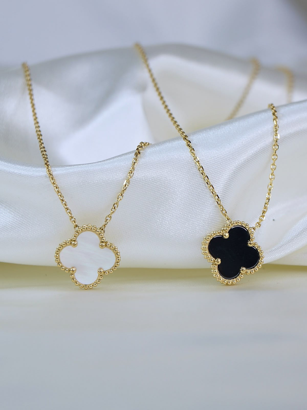 CHLOÉ NECKLACE