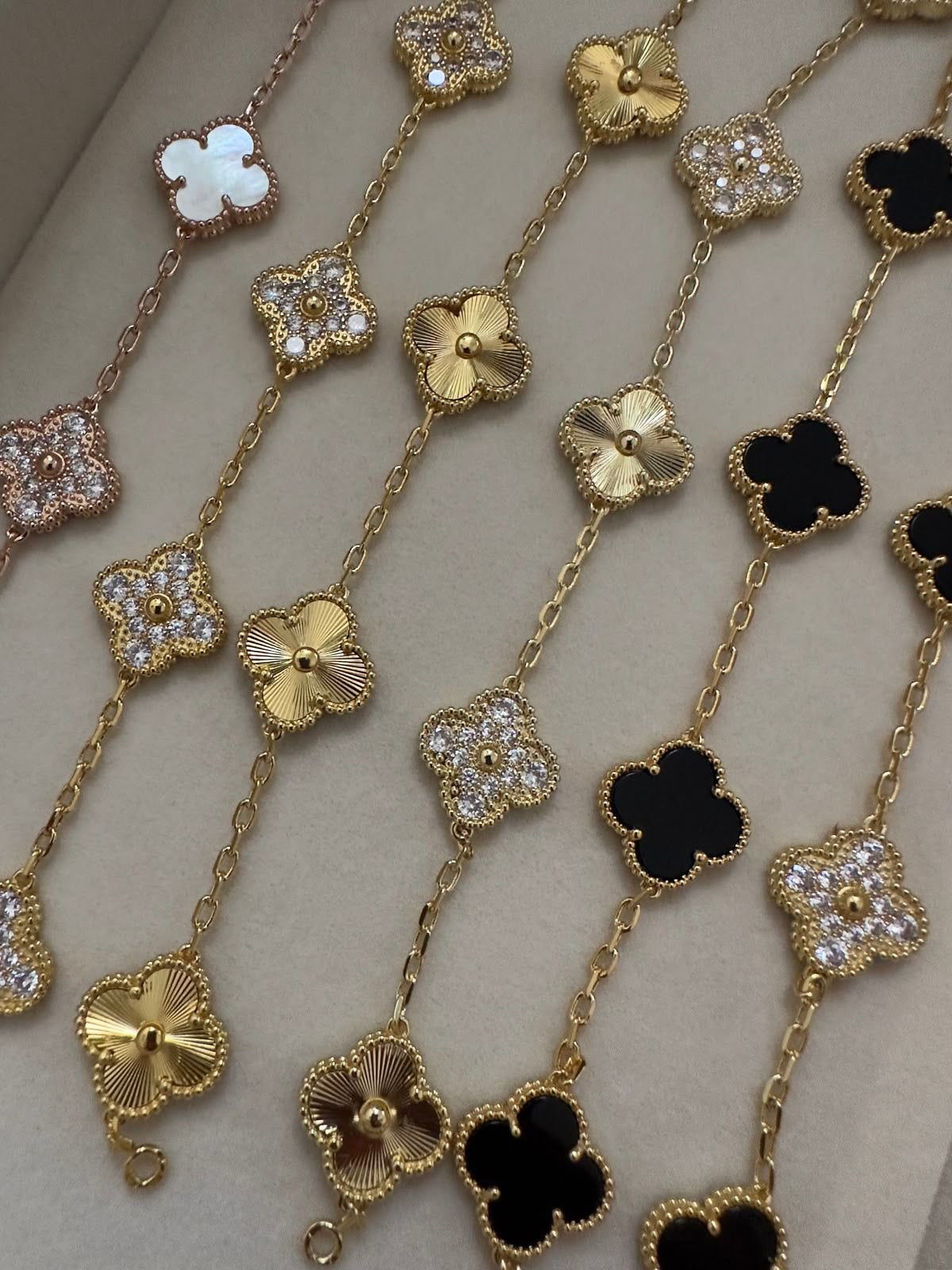 CHLÒE ONYX DIAMOND BRACELET